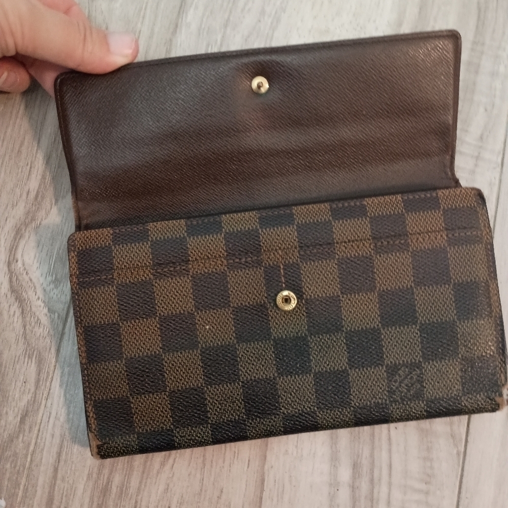 Louis Vuitton Damier Ebene Sarah Wallet - Picture 7 of 15